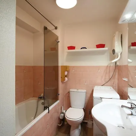 Appartement Mont-dore: Beau T3 Avec Terrasse, Garage Et Wifi - Fr-1-608-178 *